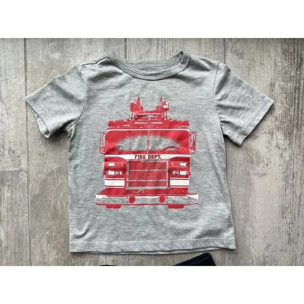 Baby Gap Toddler Boys 2 Piece Pajama Set Pjs Firefighter Firetruck Cotton 5T 5.